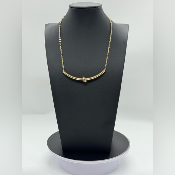 The Limited Gold Knot Slide Necklace - Picture 4 of 8